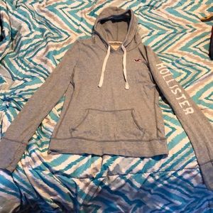 ⭐️Hollister Light Grey Sweatshirt